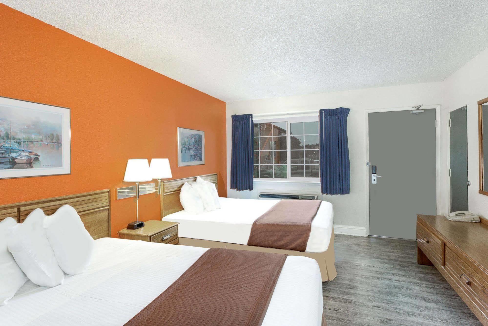 Surestay Hotel By Best Western Seaside Monterey Exterior photo