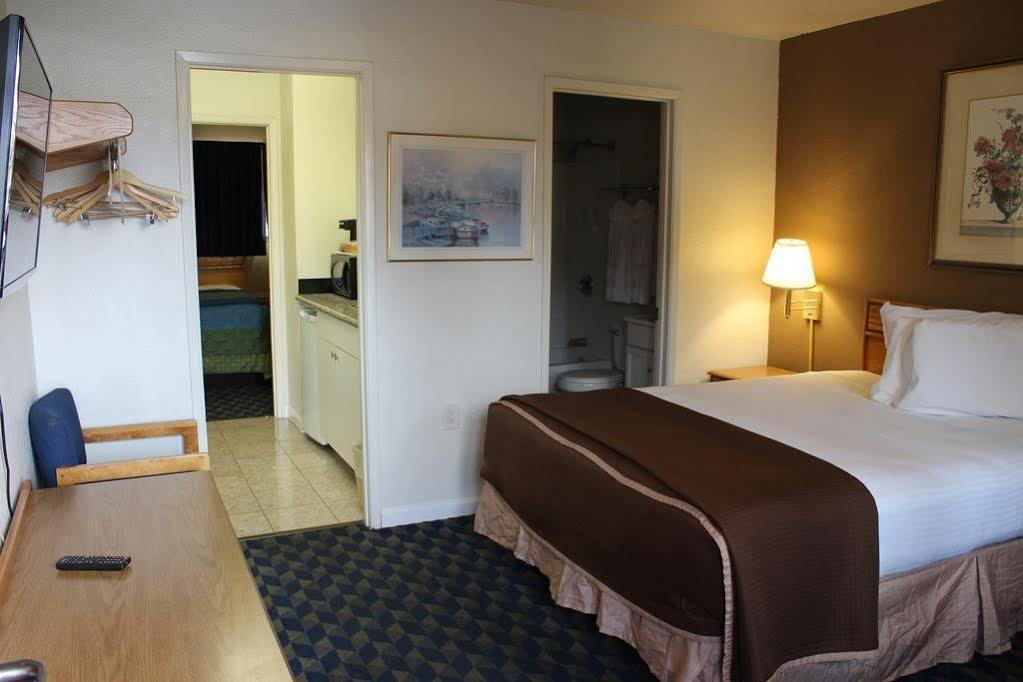 Surestay Hotel By Best Western Seaside Monterey Exterior photo